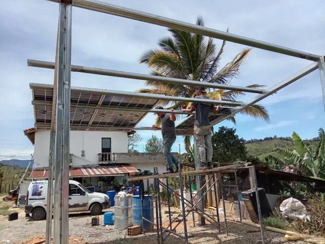Montaje solar en casa finca